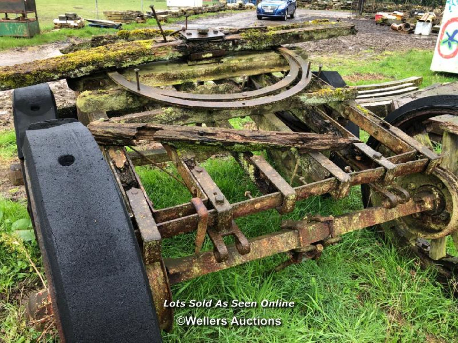 OLD RAILWAY CART, IN NEED OF RESTORATION, TOTAL DIMENSIONS APPROX. 220CM W X 230CM L X 130CM H - Image 5 of 7