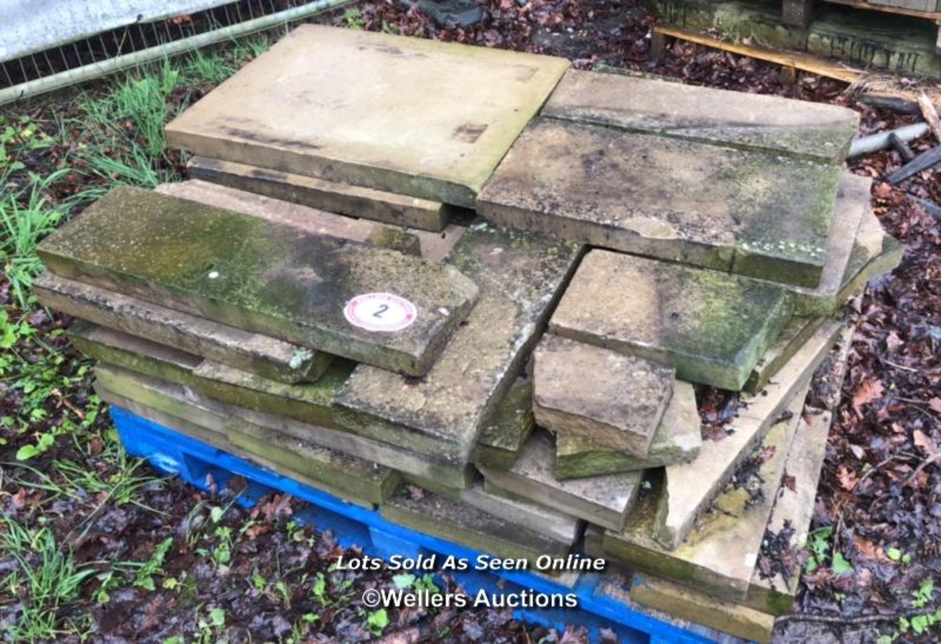PALLET OF RECLAIMED YORKSTONE PAVING, ASSORTED SIZES, APPROX. 52CM L X 66CM W X 5CM D