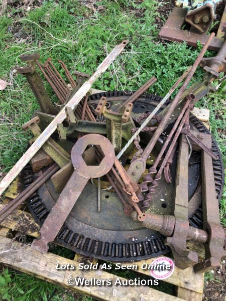 PALLET OF ASSORTED IRONMONGERY, BORERS, BRACKETS AND MACHINERY PARTS - Image 3 of 3