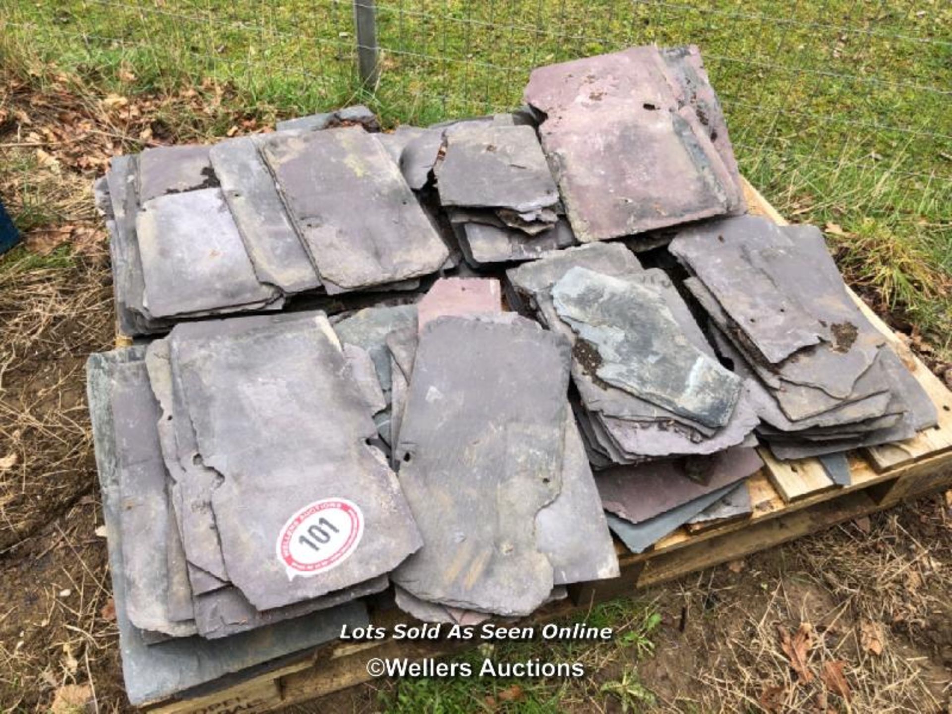 PALLET OF SLATE, APPROX. 40CM W X 20CM W