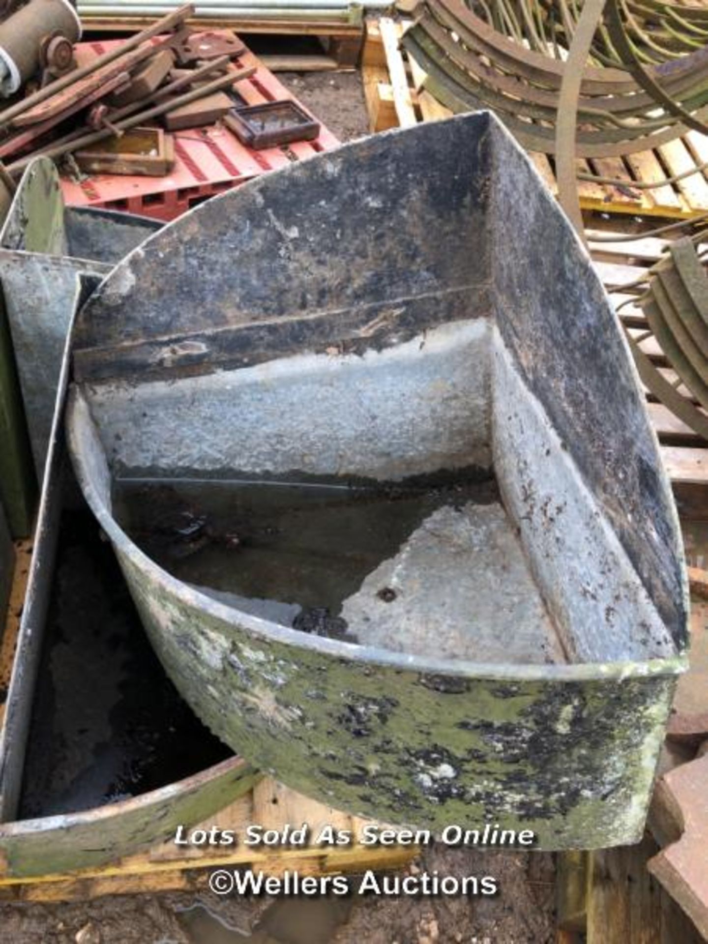 SIX GALVANISED CORNER FEED TROUGHS - Image 2 of 3