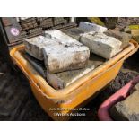 QUANTITY OF STONE SETTS, VARIOUS SIZES, APPROX. 35CM L X 20CM W