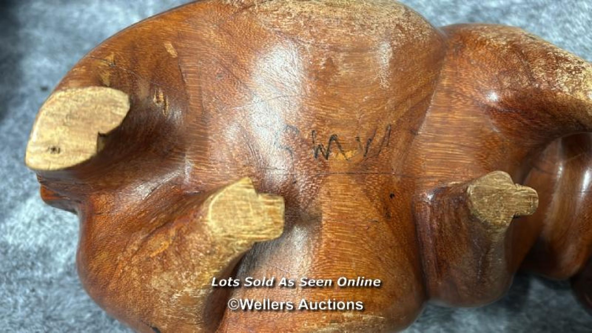 Carved wooden hippo, 35cm long x 17cm high / AN3 - Image 3 of 3