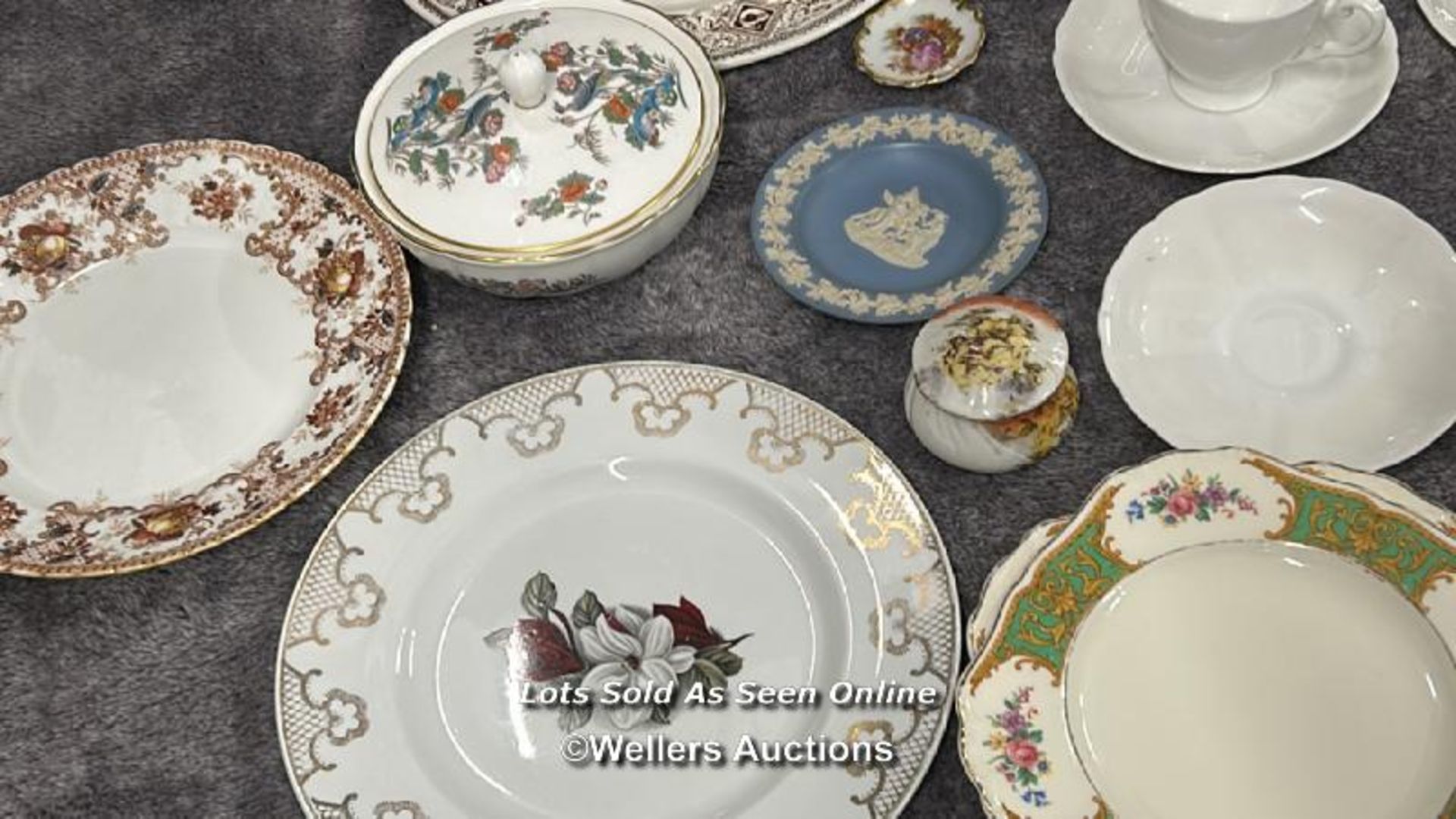 Assorted ceramics including part Tuscan China "Plant" coffee set, Chinese plate, Wedgewood plates - Image 6 of 13