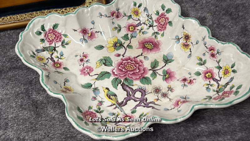 Assorted ceramics including Chapelle Paris teapot, milk jug and sugar bowl, Ironstone wash basin and - Image 11 of 14
