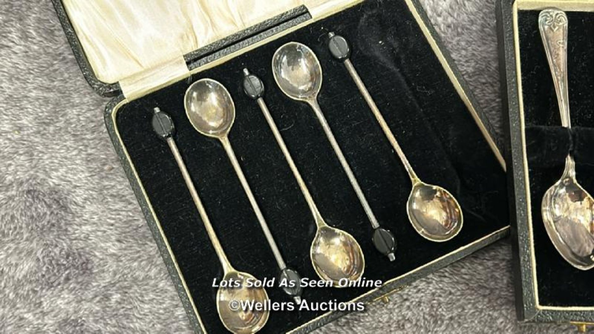 A quantity of boxed and unboxed cuttlery including a Webber and Hill hallmarked silver handled - Image 7 of 9