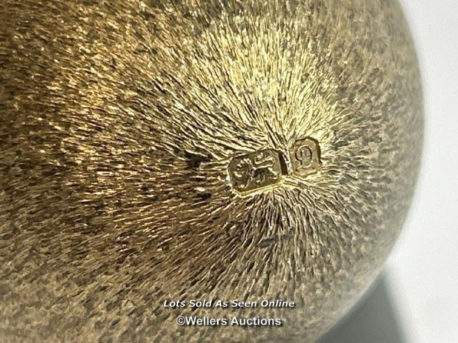 A hallmarked silver gilt egg Stuart Devlin, London 1973, nursery rhyme collection. Opening to reveal - Image 4 of 5