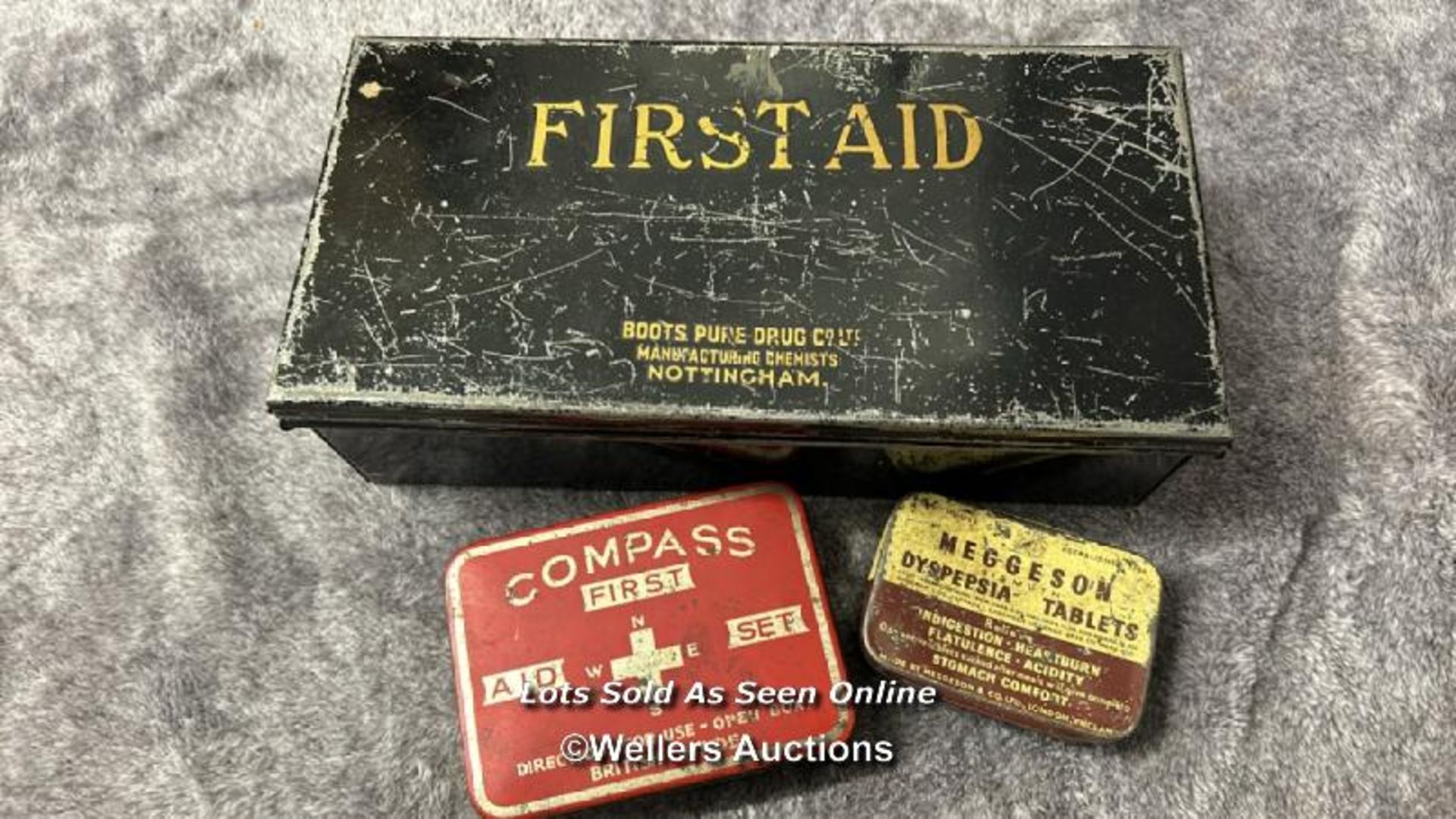 Vintage Readers Digest first aid box with contents, vintage empty Boots first aid kit tin and others - Image 3 of 7