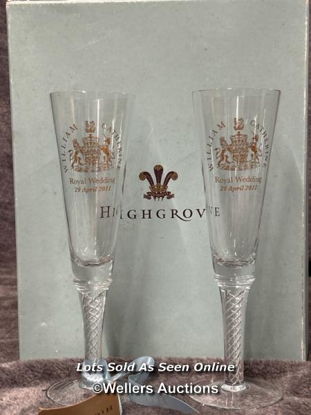 A pair of commemorative crystal glasses celebrating the wedding of William and Catherine in 2011 - Image 2 of 4