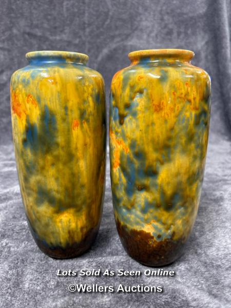 A pair of colorful studio pottery vases, each 22.5cm high / AN6 - Image 2 of 3