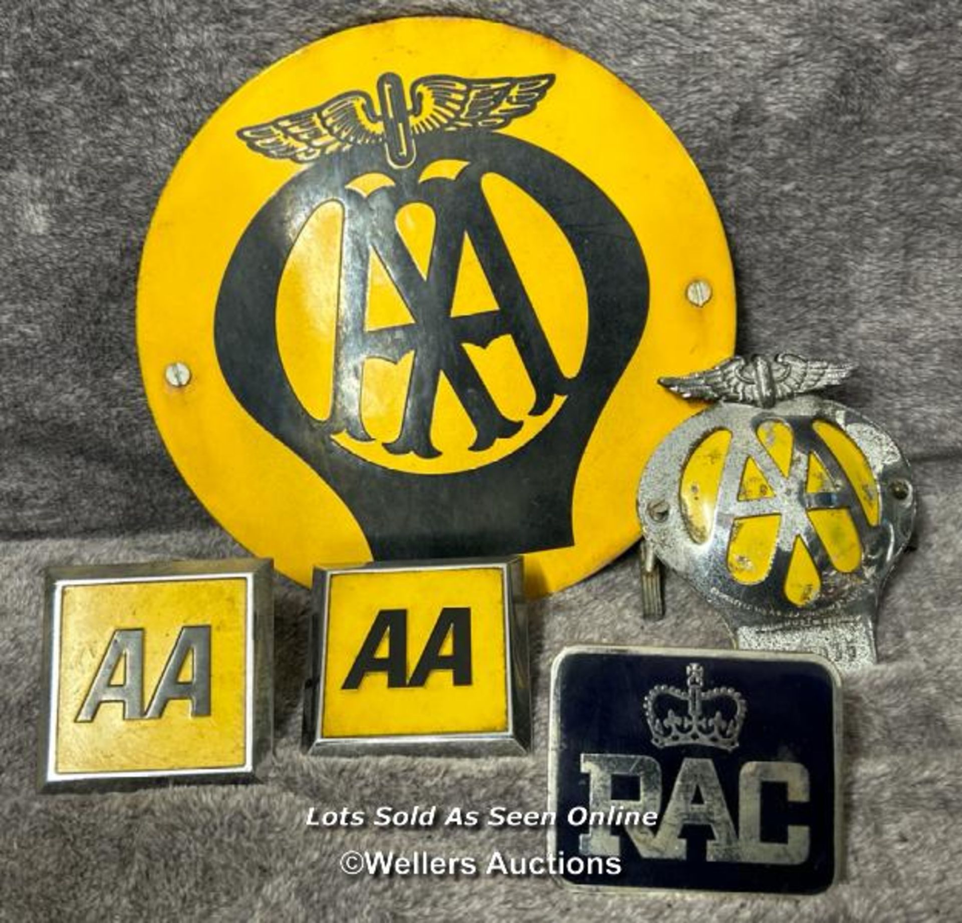 Enamel AA sign 20.5cm diameter, AA car badge no. 0Y45035, two square AA badges and one RAC badge /