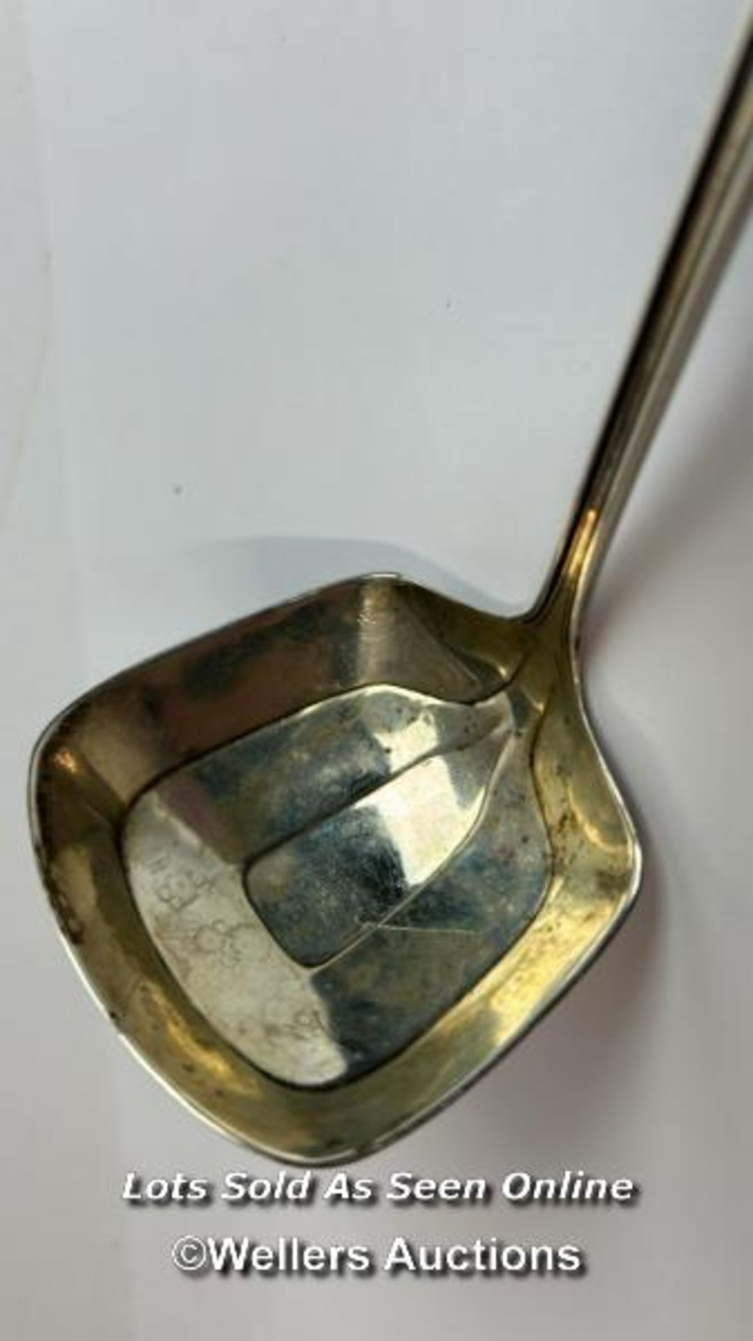 Art Deco style ladle stamped 'SSMC STERLING', 52g, 16cm long / SF - Image 2 of 4
