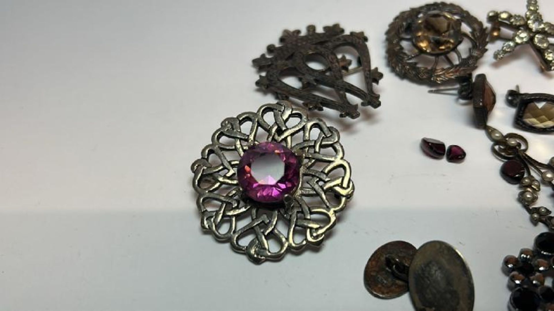 Quantity of costume jewellery including silver locket and chain, silver hallmarked brooches, paste - Image 2 of 6