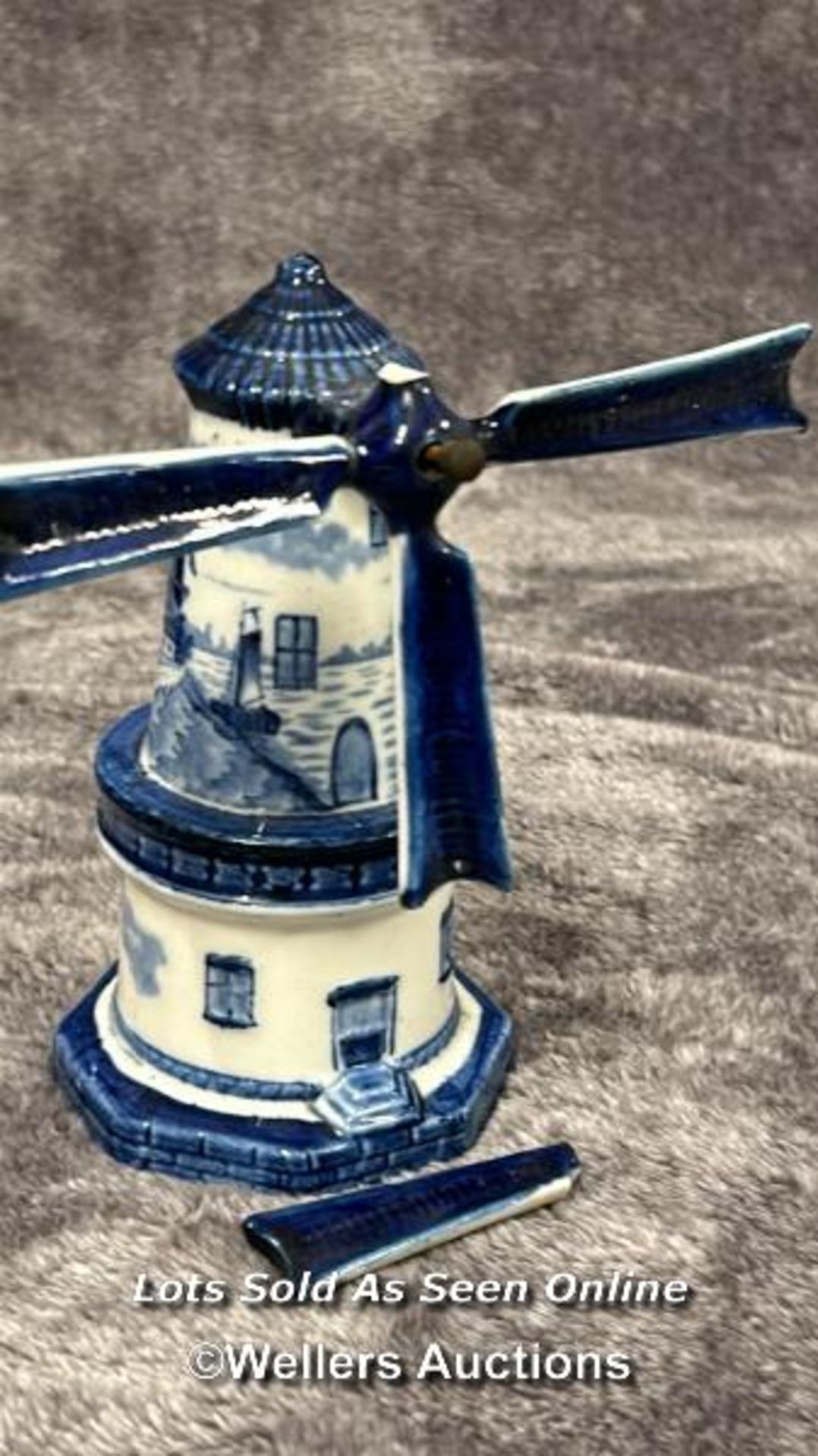 Assorted blue & white porcelain including a Delfts plate and German figurine / AN12 - Bild 13 aus 14