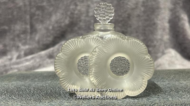 Small Lalique 'Two Flowers' perfume bottle (stopper does not come out) with a Lalique candle - Image 2 of 7
