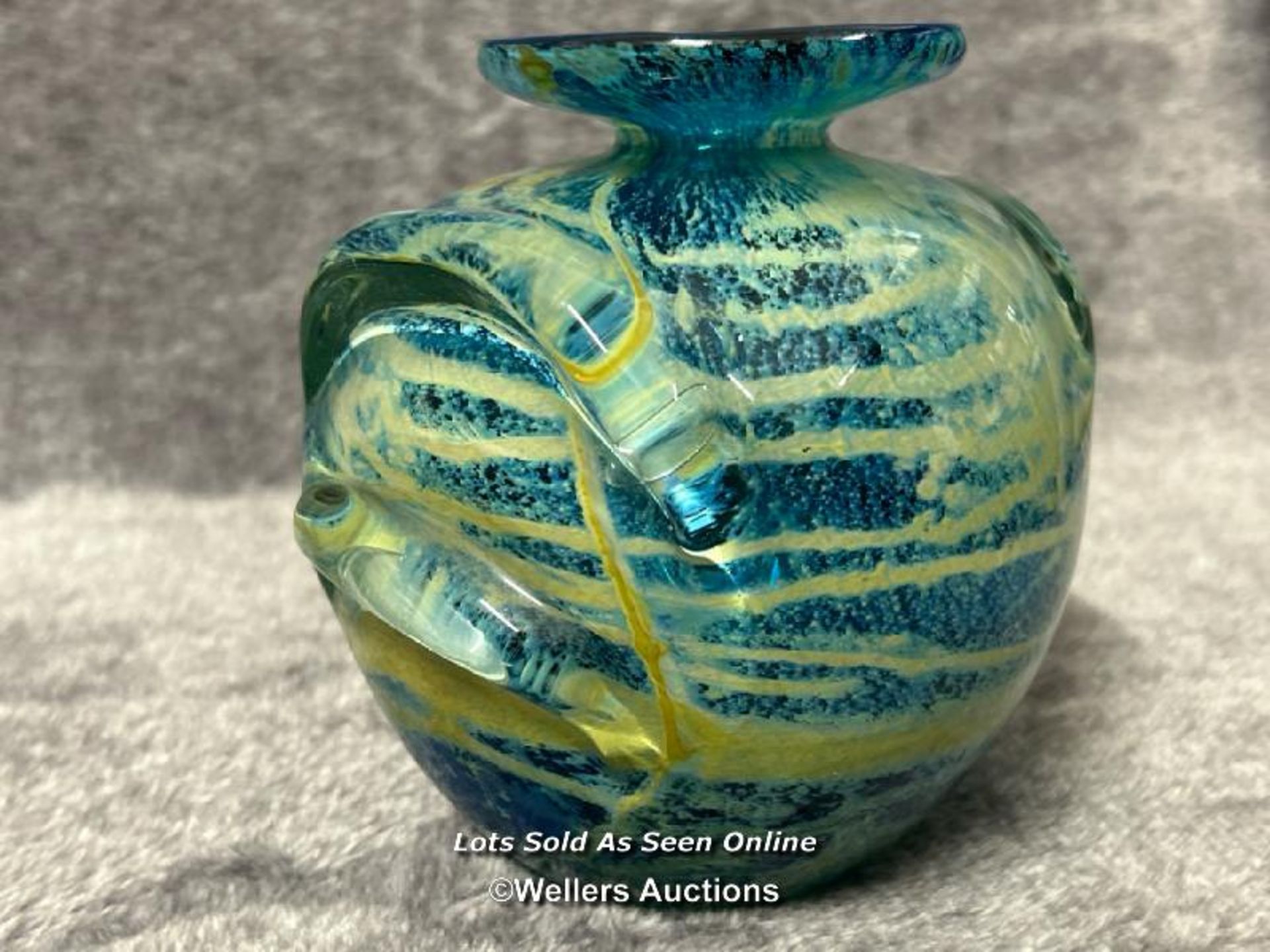 Mdina 'pulled ear' glass vase, 13cm high and Murano style glass dish / AN2 - Image 3 of 7