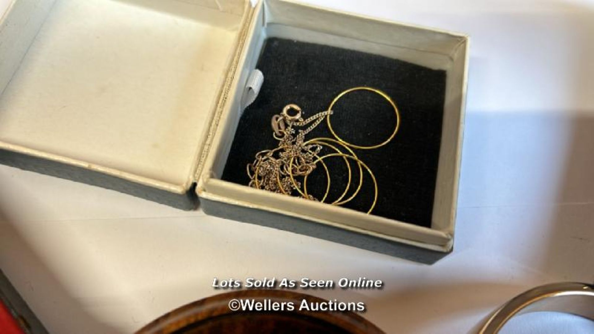 Assorted costume jewellery including hoop earings, rings, bracelets and cufflinks / SF - Image 6 of 8