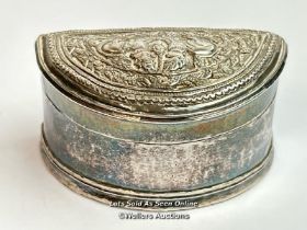 Indian white metal ornate snuff box, 6cm wide, 48g / SF