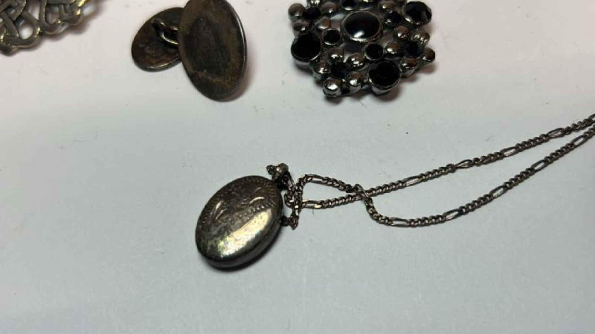 Quantity of costume jewellery including silver locket and chain, silver hallmarked brooches, paste - Image 6 of 6