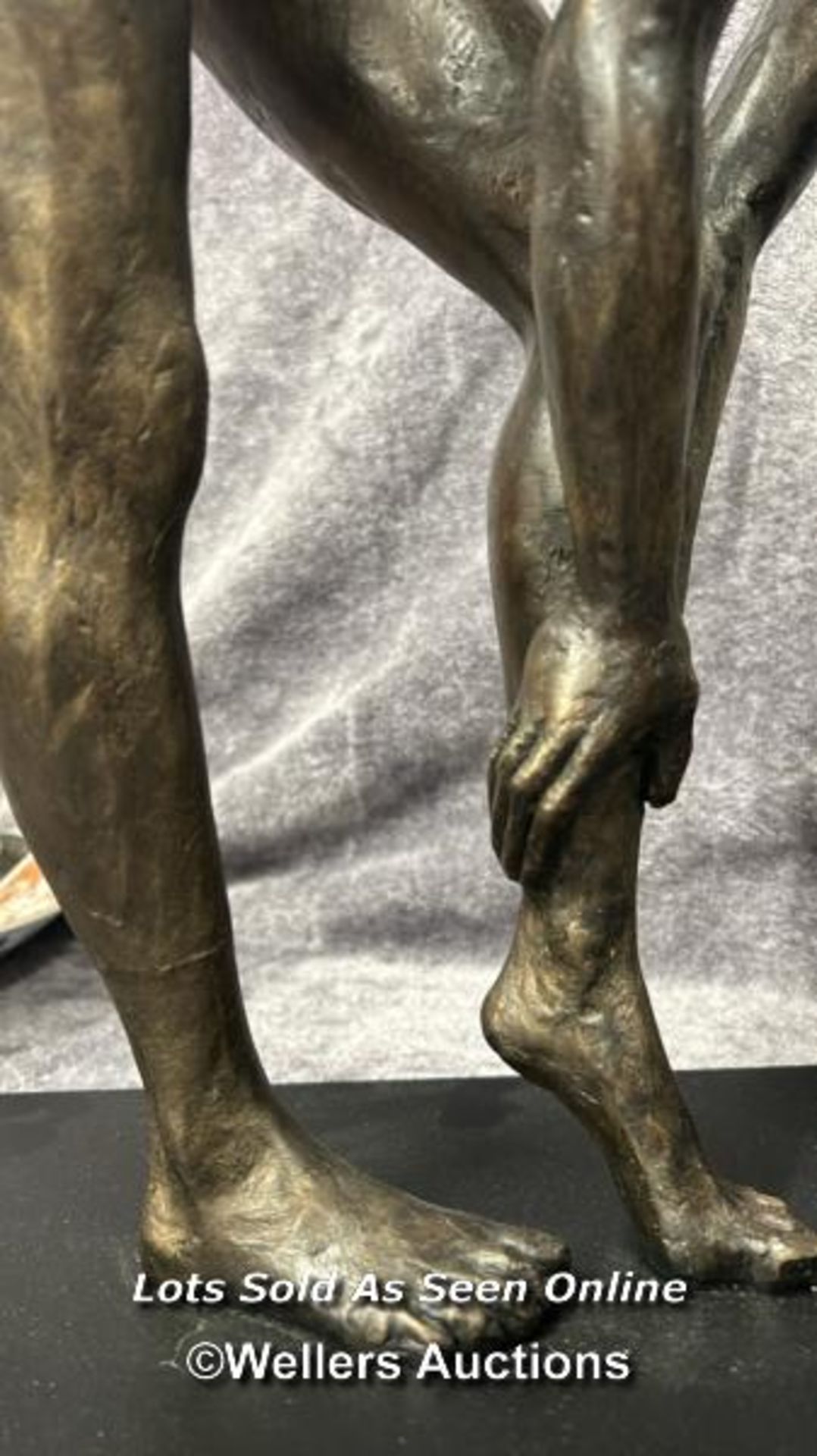 A large bronze effect resin study of a nude female on wooden base, numbered 5/95, 50cm high / AN1 - Image 6 of 8