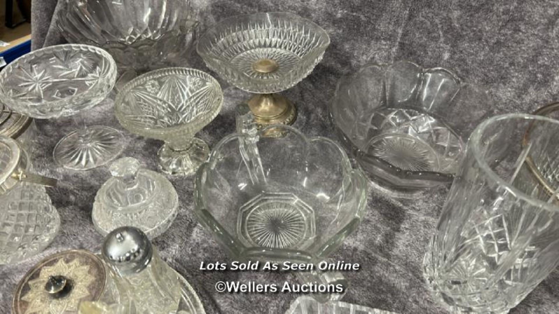 A large collection of glassware including decanters, bowls, vase, rose bowl and cheese dish / AN11 - Image 7 of 7