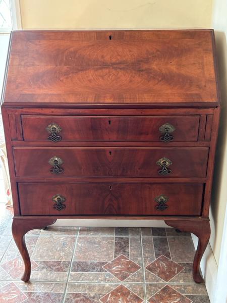 Mahogany bureau with three drawers and brass fittings, 74x98.5 x 40cm (collection from private