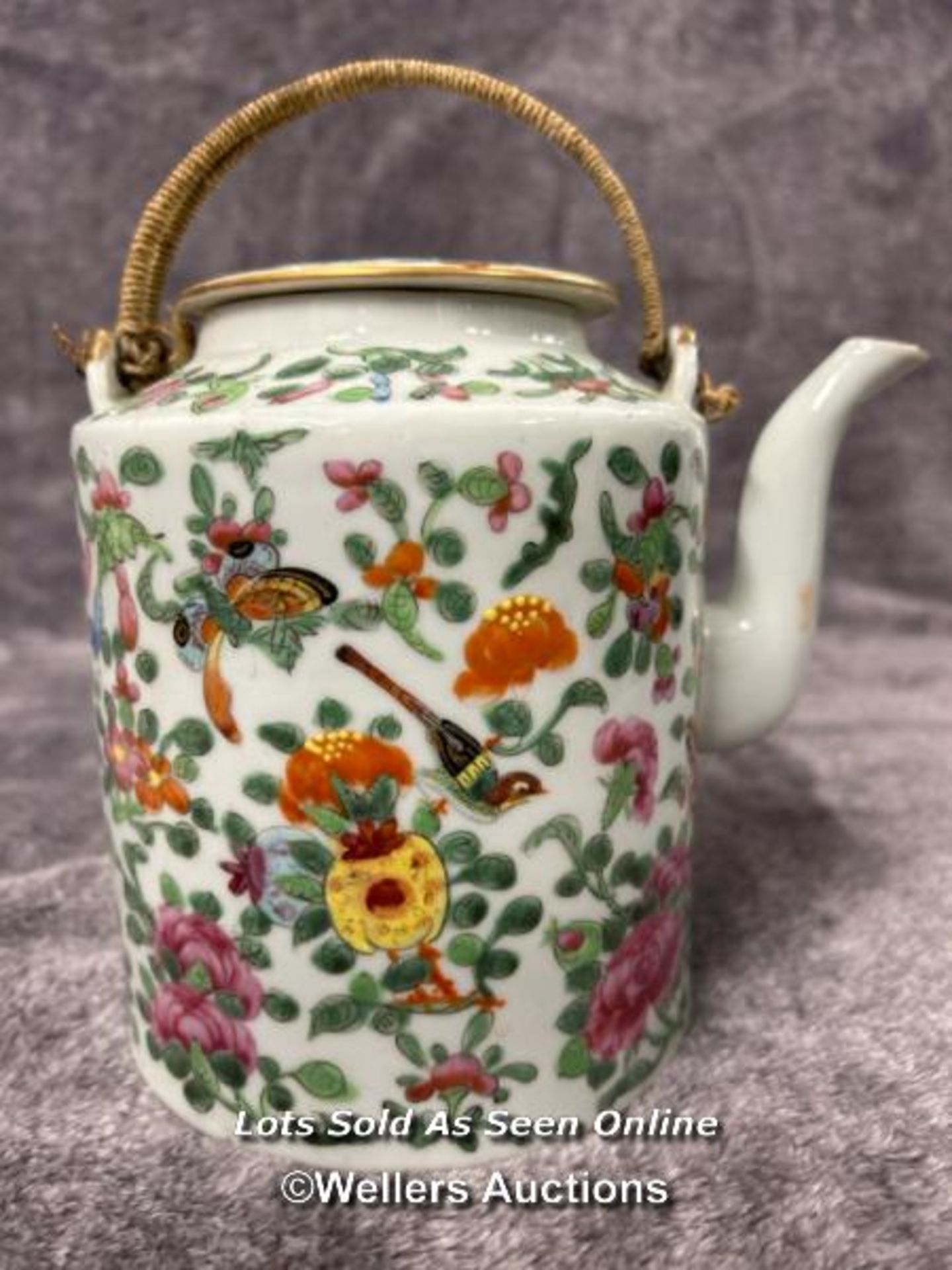 A Chinese famille rose porcelain teapot decorated with birds and flowers, 16cm high / AN8 - Image 2 of 5