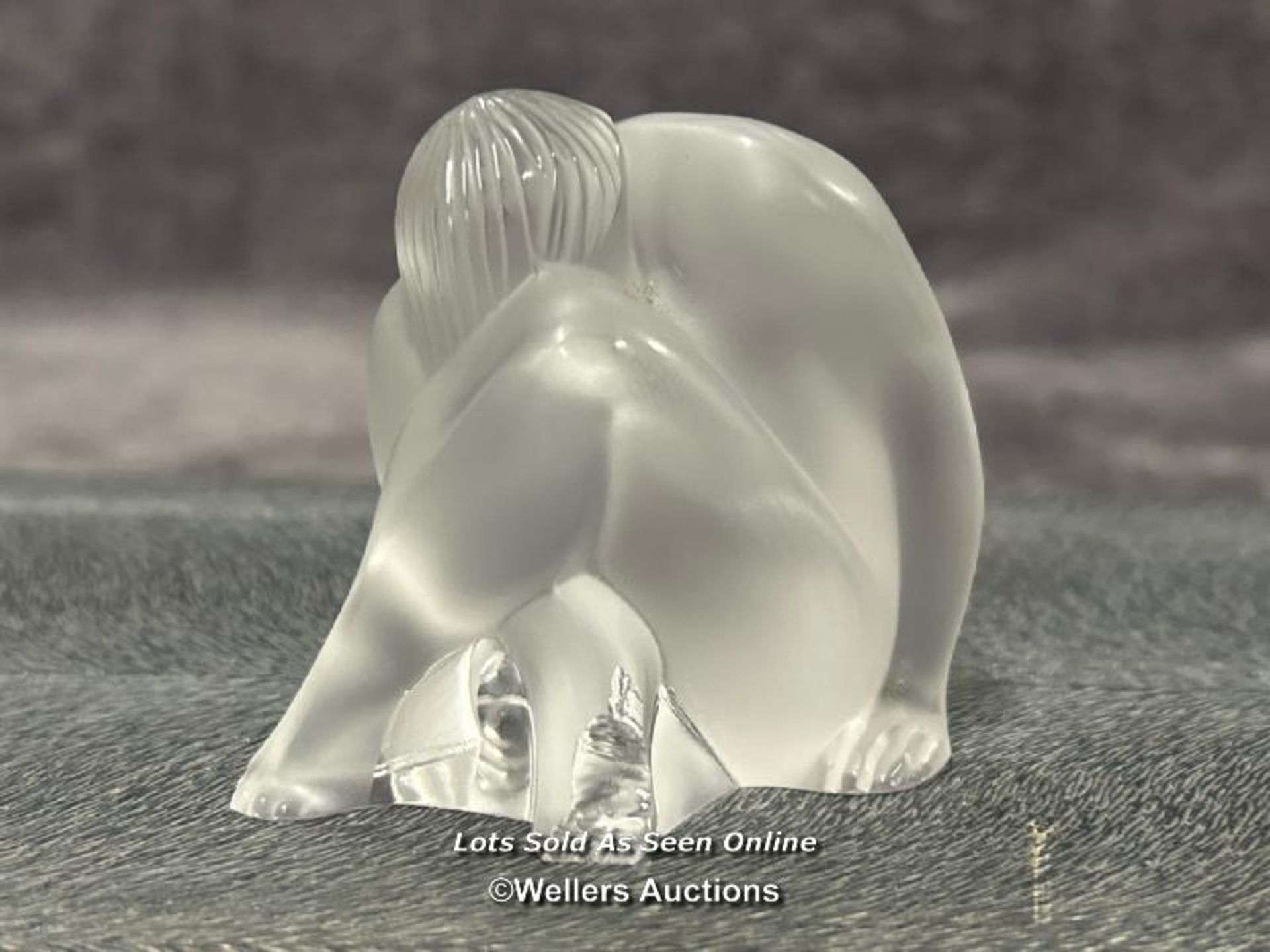 Lalique frosted crystal figurine 'Nahbi', 6cm high, signed (damaged foot) / AN2 - Image 3 of 5