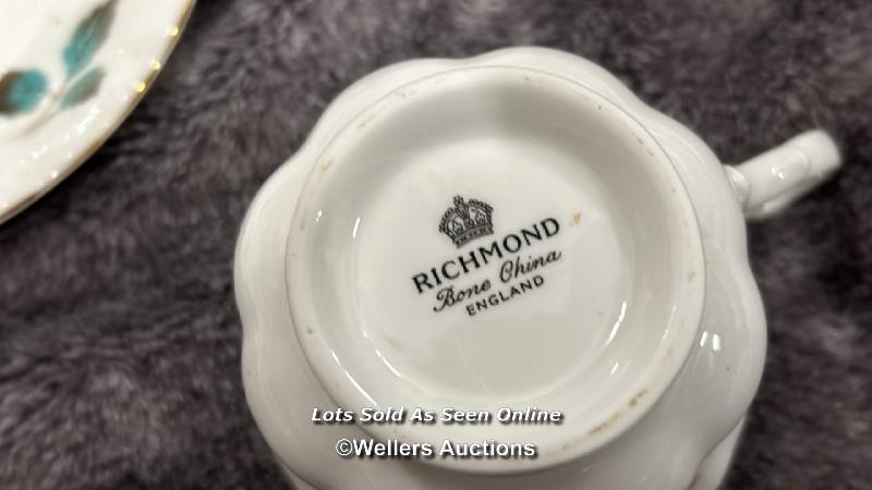 A 49 piece Richmond bone china dinner service /AN9 - Bild 7 aus 7
