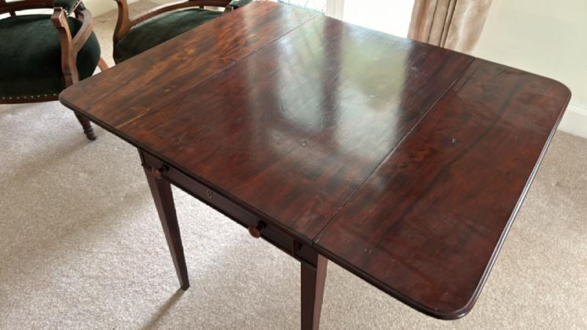 Mahogany fold out table, 102 x 81 x 64 (open) (collection from private residence in Weybridge, - Bild 2 aus 5