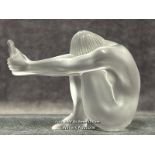 Lalique frosted crystal figurine 'Nude Temptation', 7cm high, signed / AN2