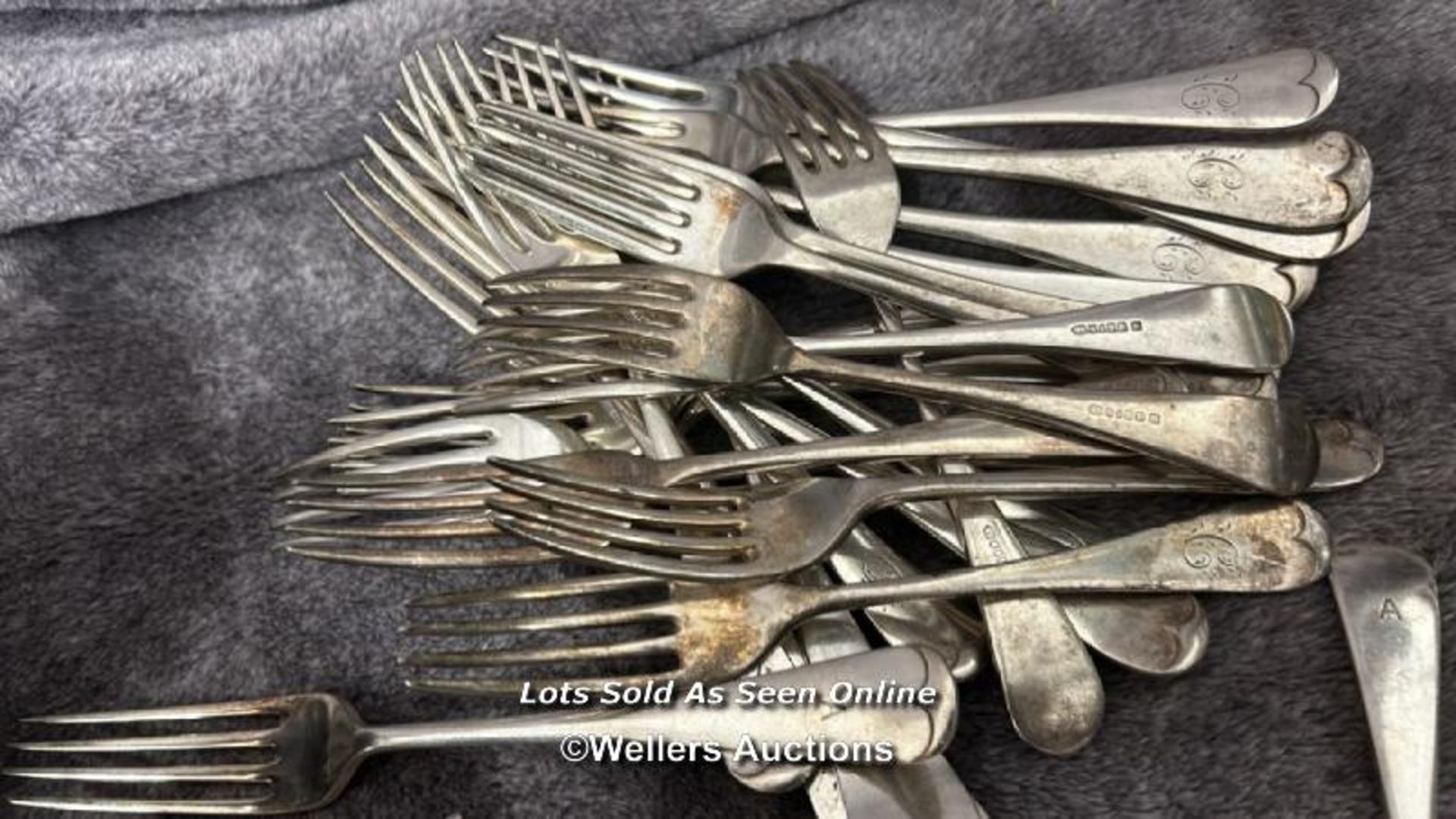 Large collection of silver plate including cuttlery / AN42 - Image 8 of 11