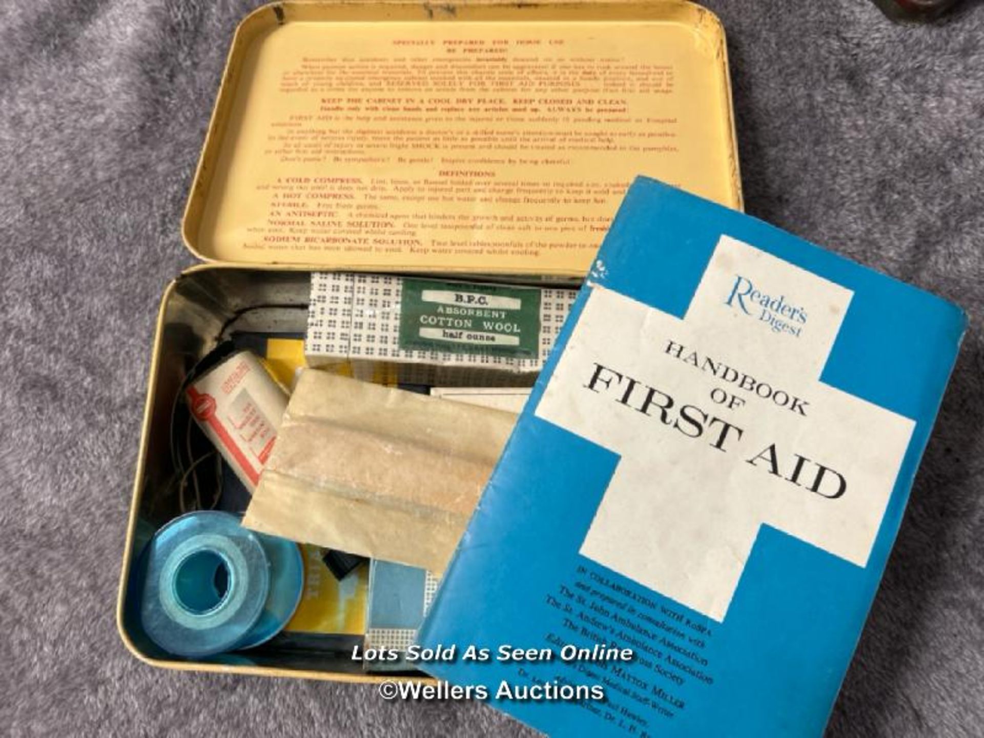 Vintage Readers Digest first aid box with contents, vintage empty Boots first aid kit tin and others - Image 2 of 7