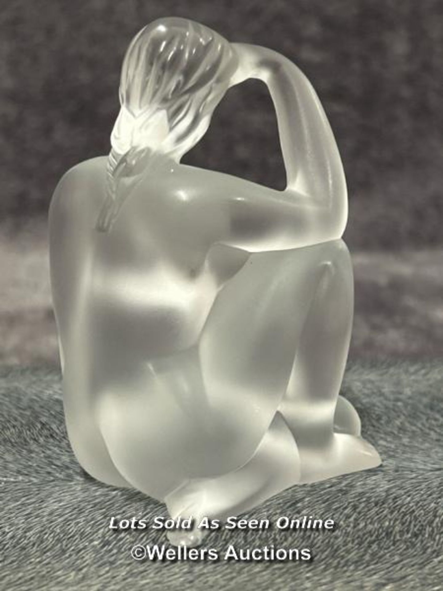 Lalique frosted crystal figurine of a seated woman in "thinking" pose, 8.5cm high / AN2 - Image 2 of 3