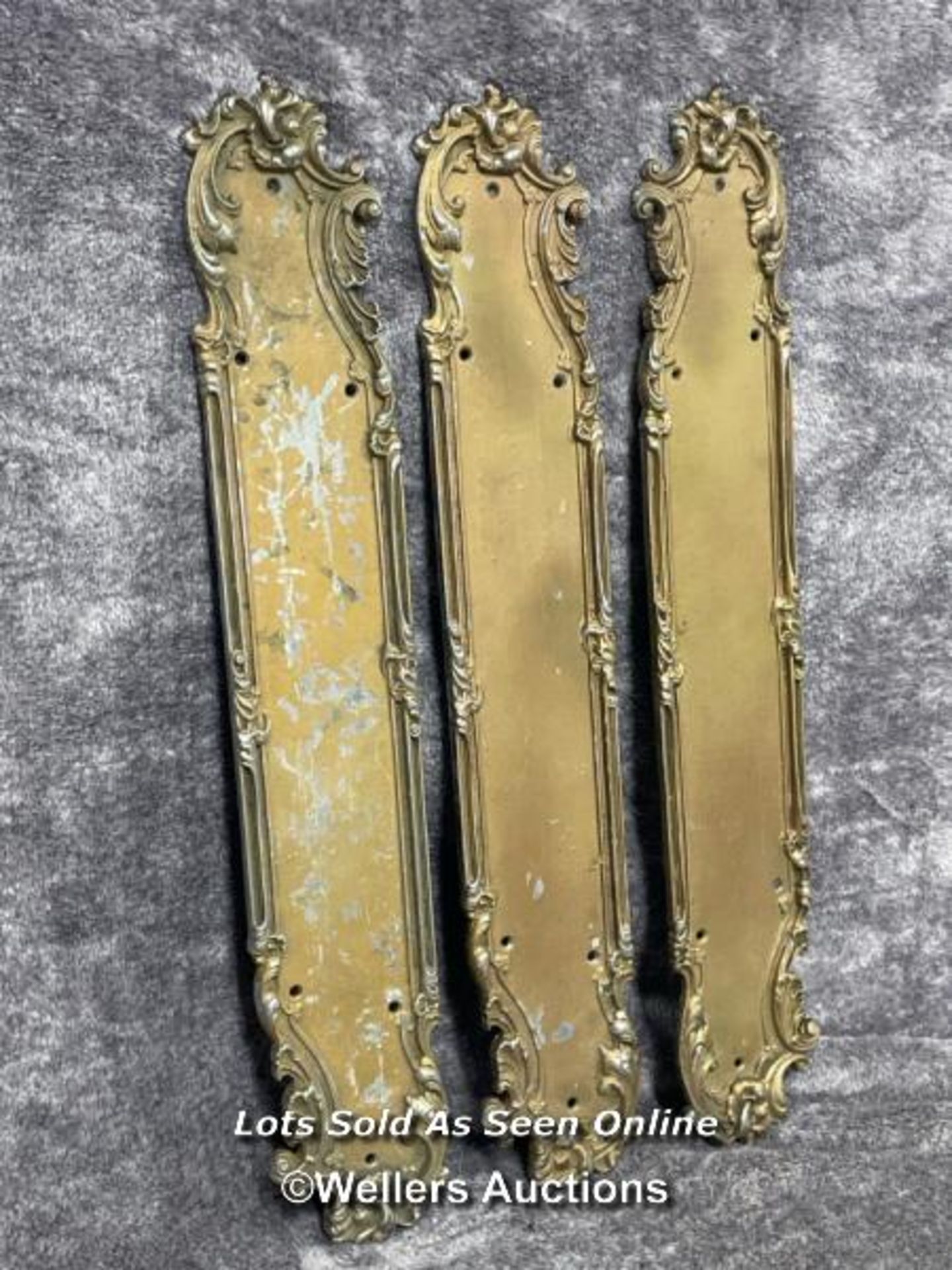 Three painted metal door handle backings in art nouveau style, 52cm long x 8.5cm wide - Bild 2 aus 4