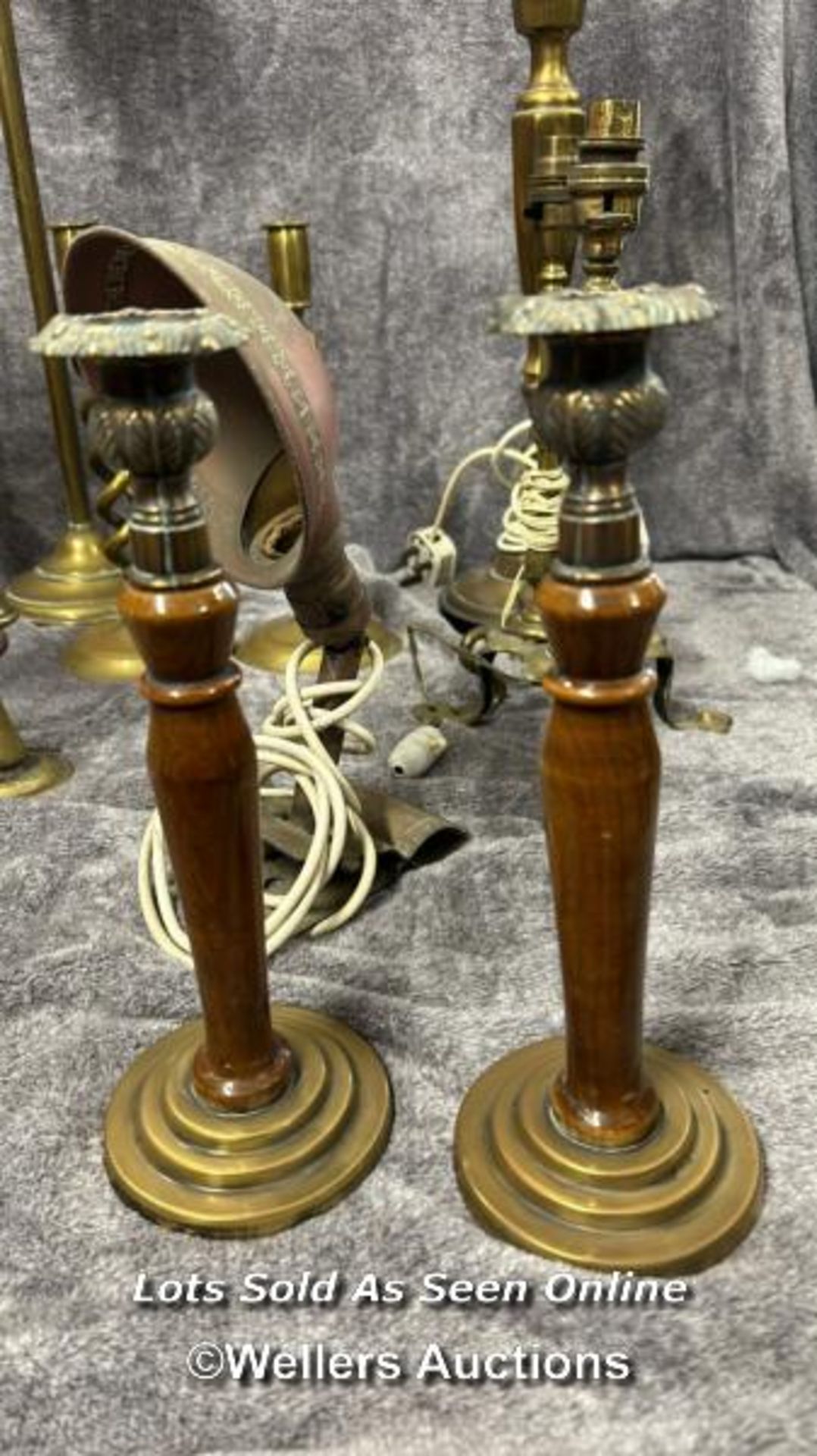 Collection of brass lamps and candle holders including a pair of twisted candle sticks, vintage desk - Image 3 of 10