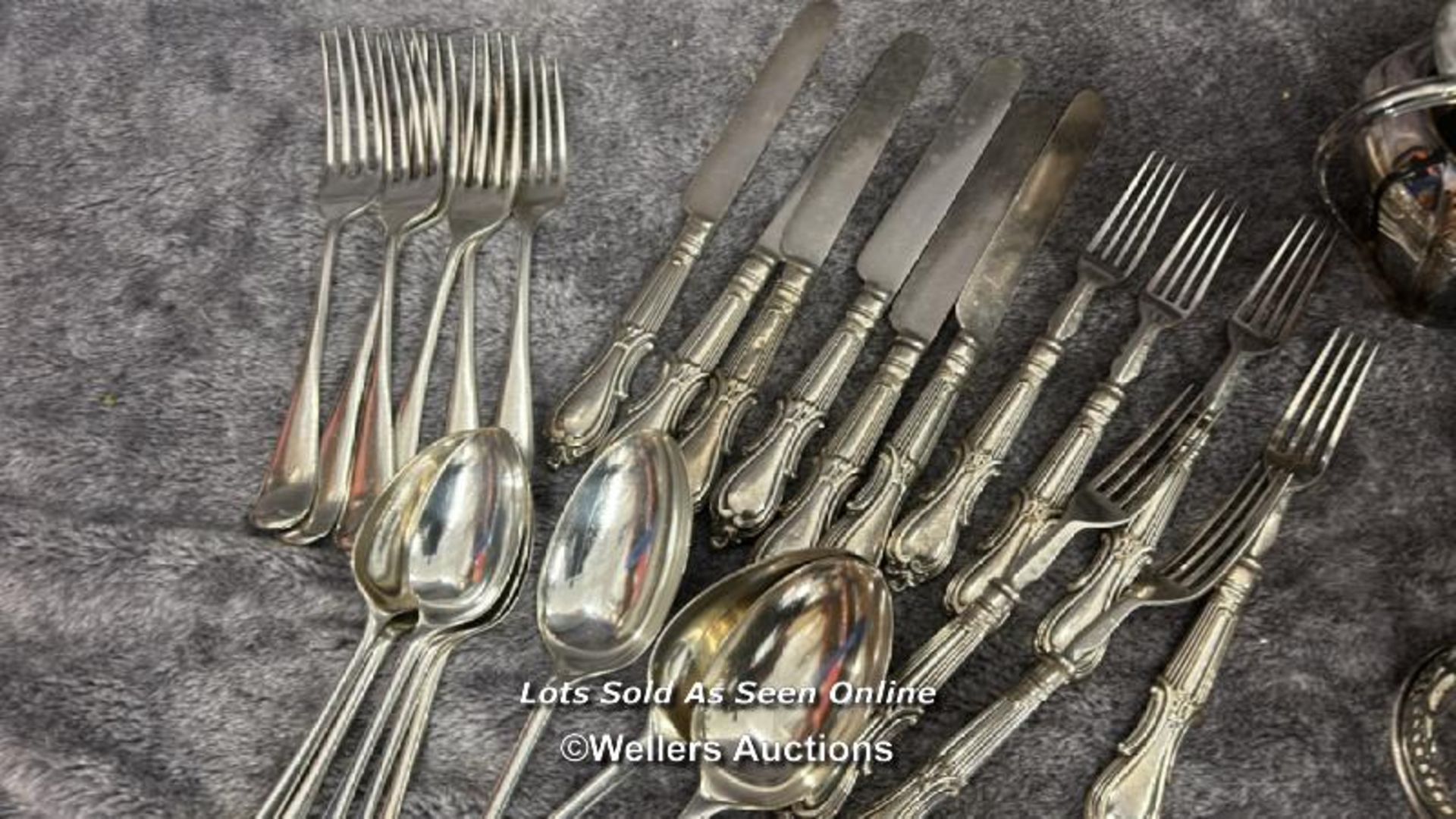Large collection of silver plate including cuttlery / AN42 - Image 9 of 11