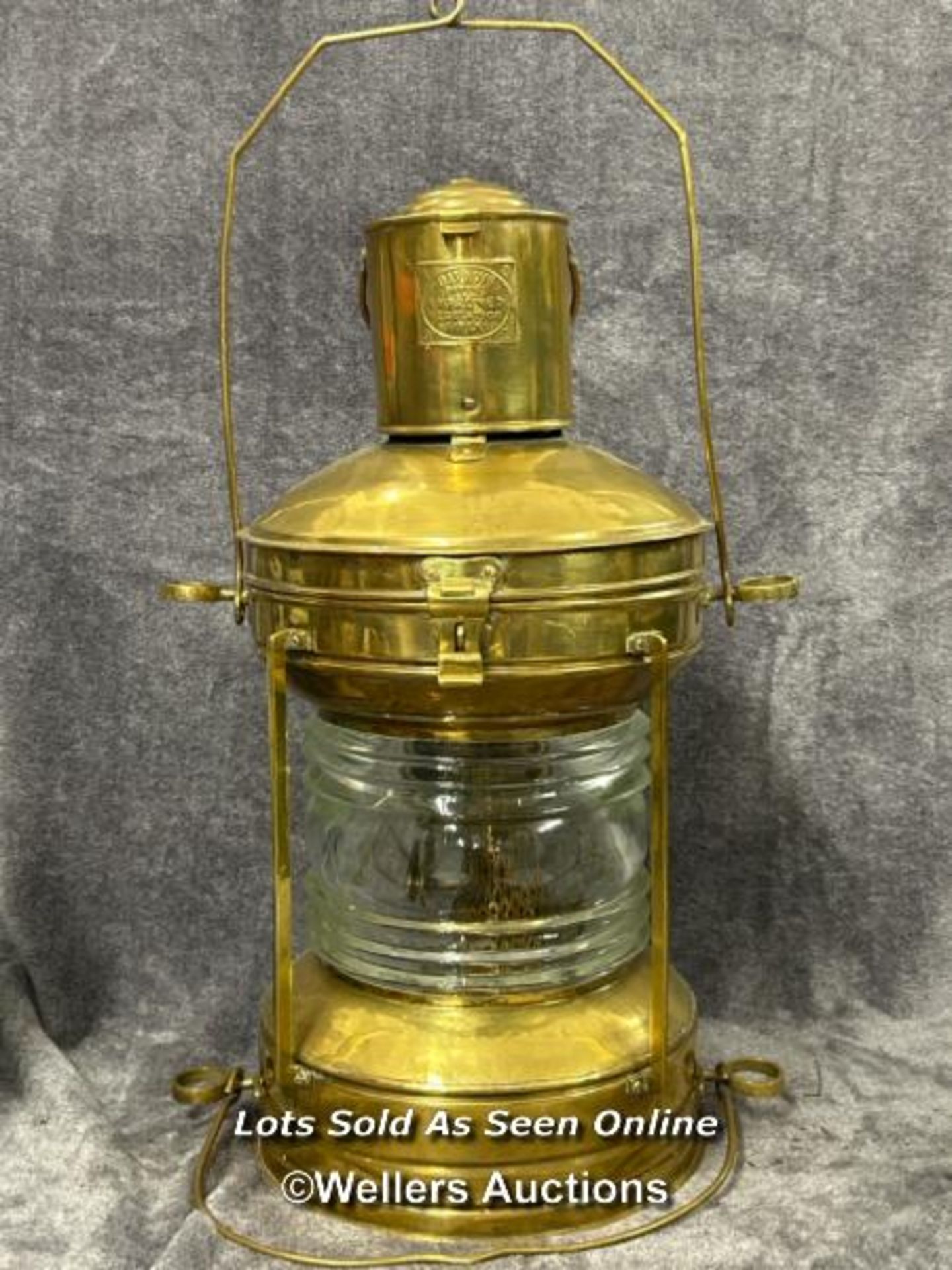 Large brass Davey's ships lantern in good condition, 62cm high / AN21