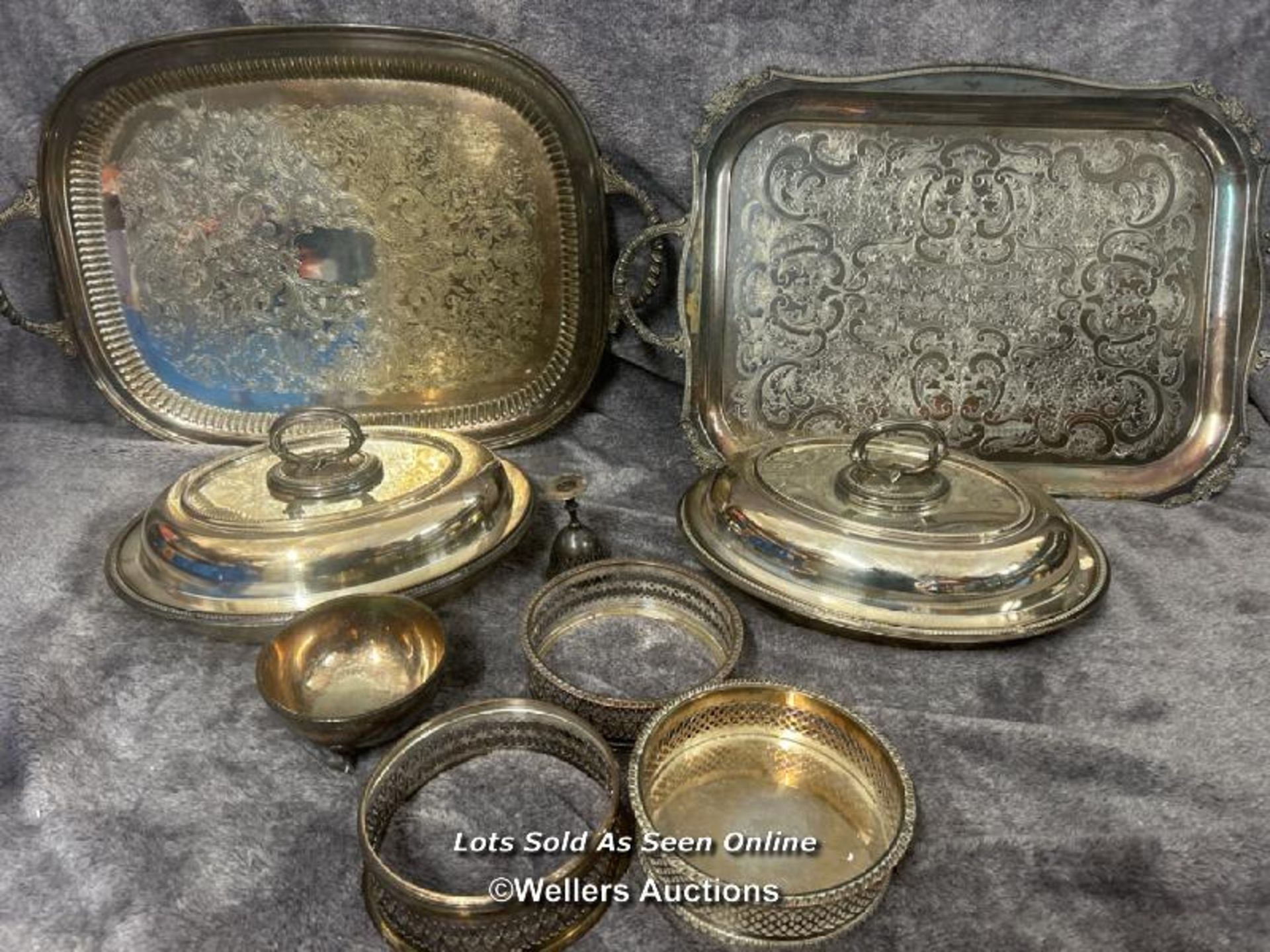 Assorted metalware including two large trays and serving dishes / AN34