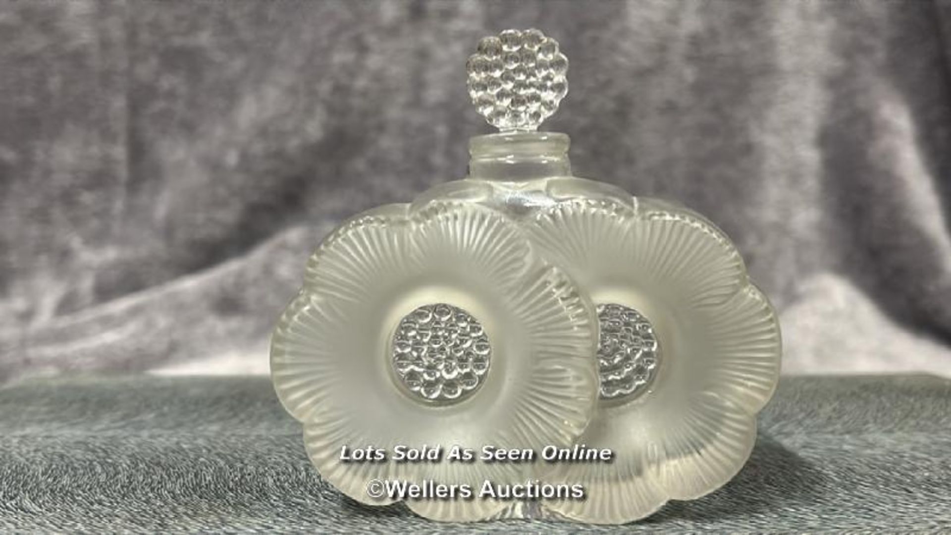 Small Lalique 'Two Flowers' perfume bottle (stopper does not come out) with a Lalique candle - Image 3 of 7