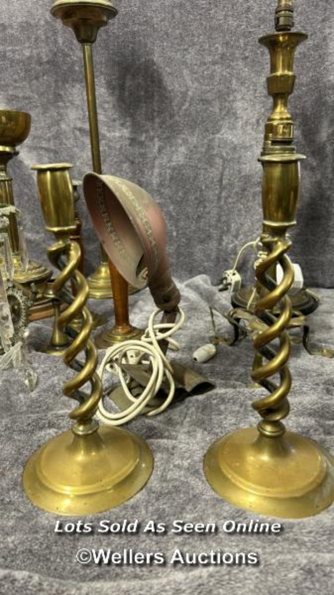 Collection of brass lamps and candle holders including a pair of twisted candle sticks, vintage desk - Image 2 of 10