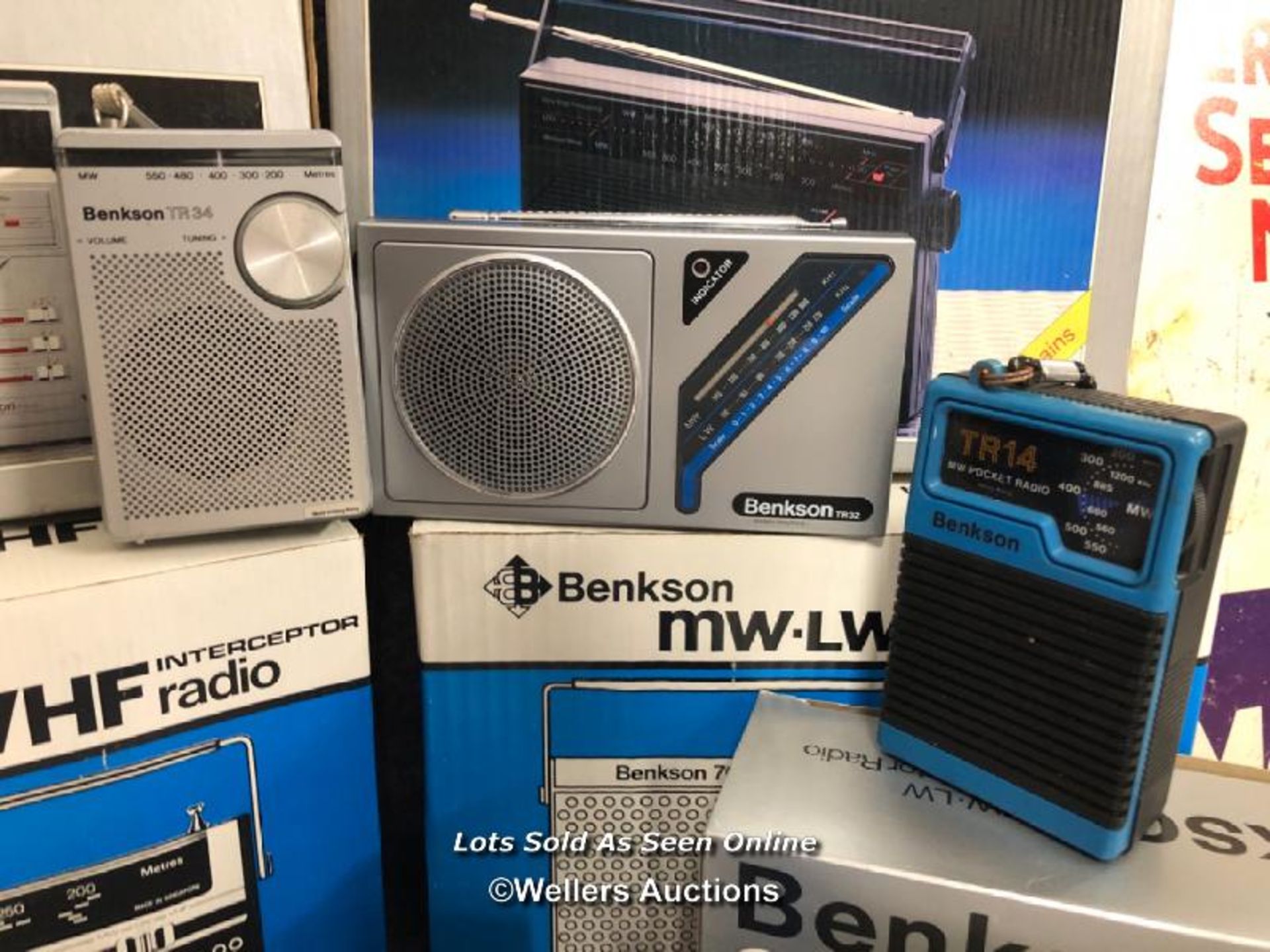 A collection of vintage Benkson transistor radios, models including TR58, TR59, TR34, TR15 and more, - Image 4 of 5