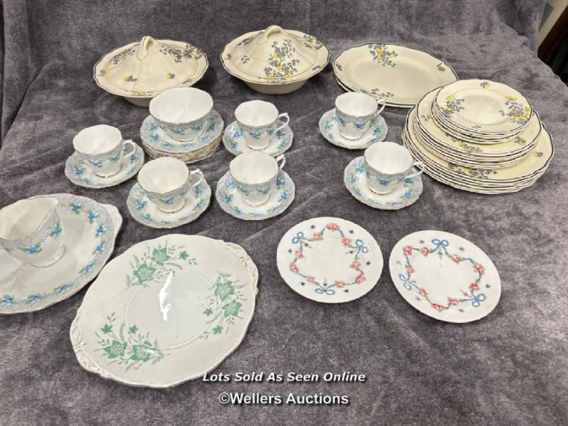 Assorted dinner ware including Royal Doulton "Carnival" and Royal Albert / AN10