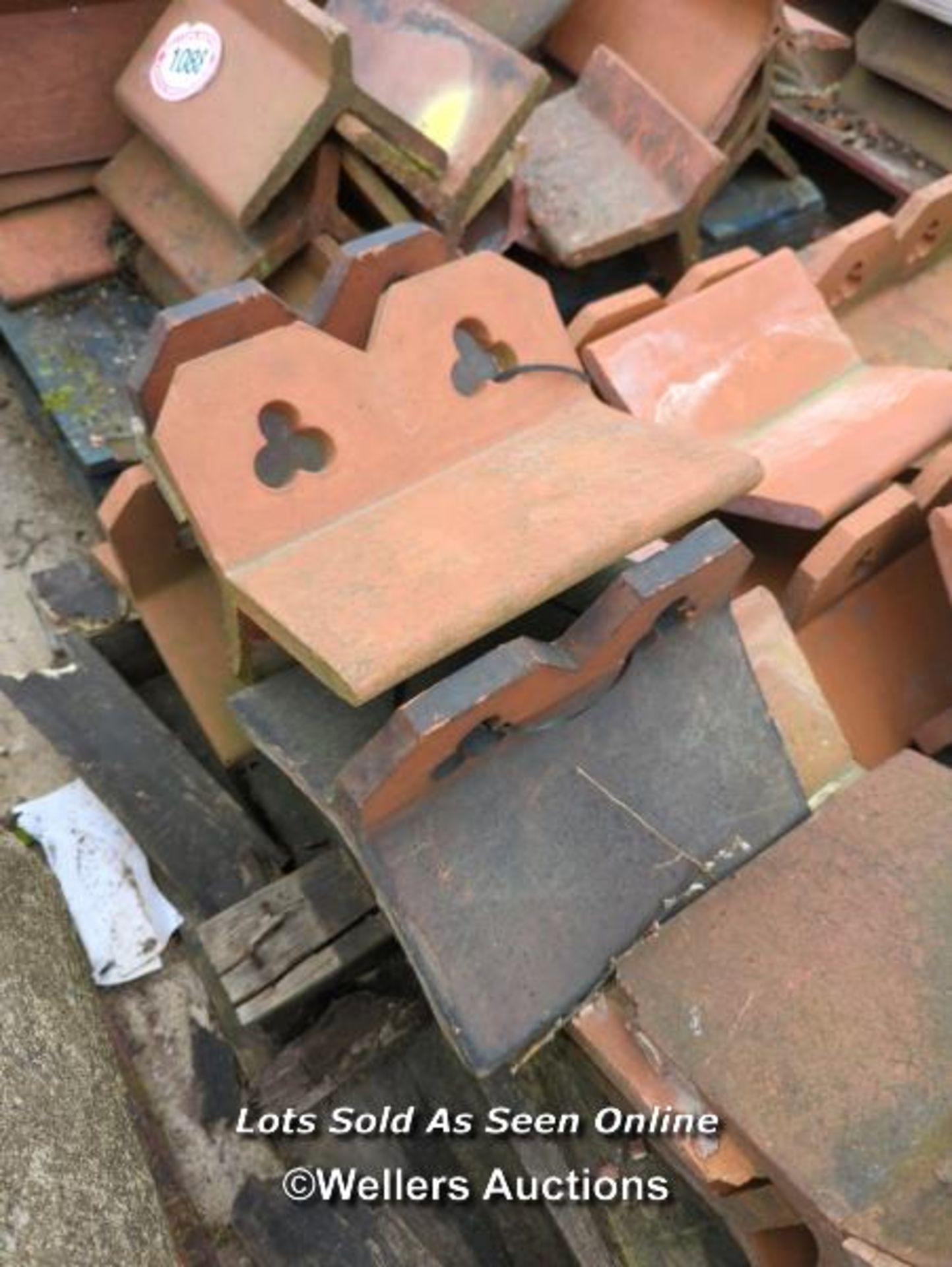 *APPROX X20 ASSORTED DECORATIVE RED RIDGE ROOF TILES - Image 2 of 2