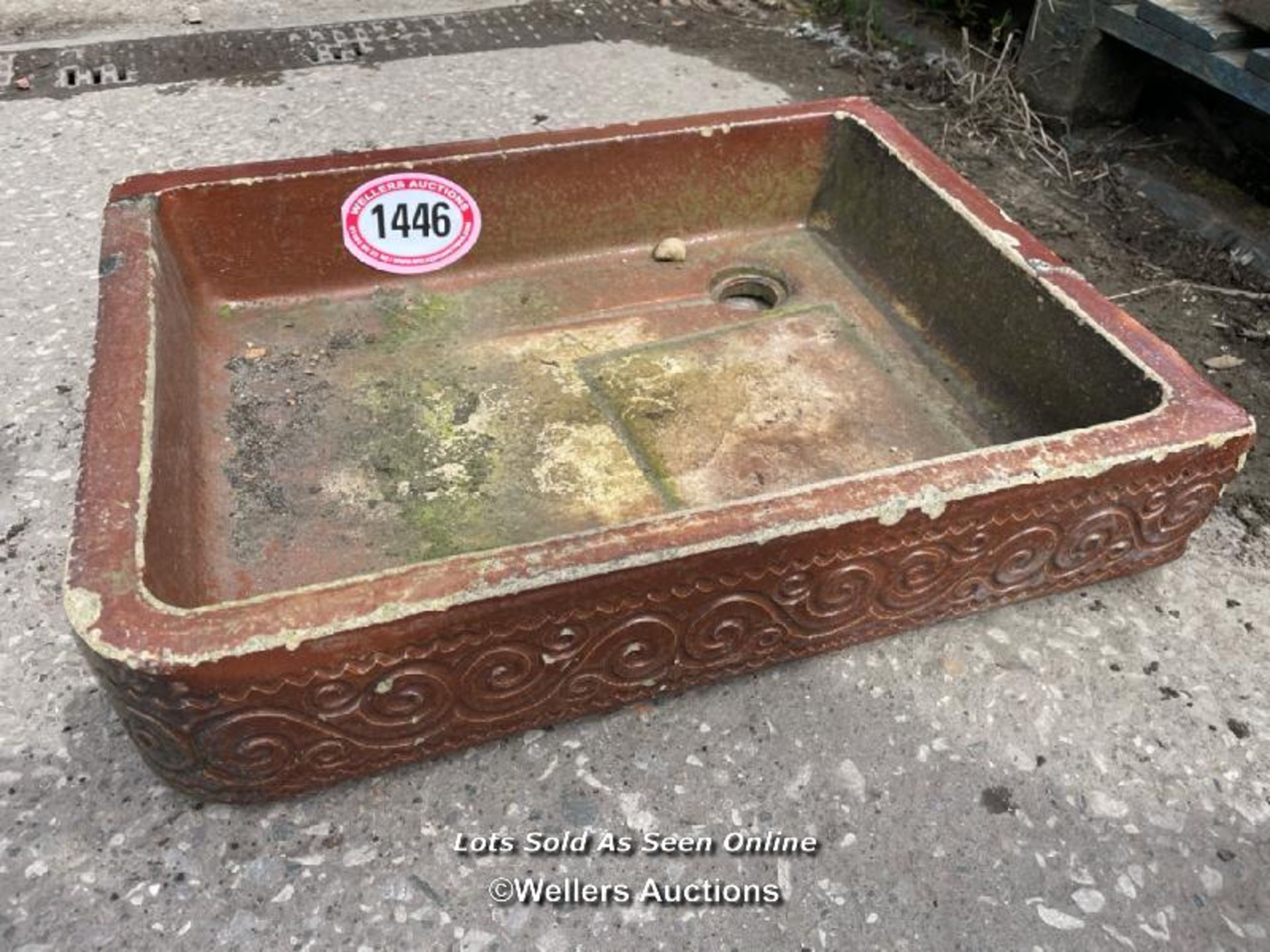 *A SALT GLAZED SINK, 12.5CM (H) X 61CM (L) X 45.5CM (W)