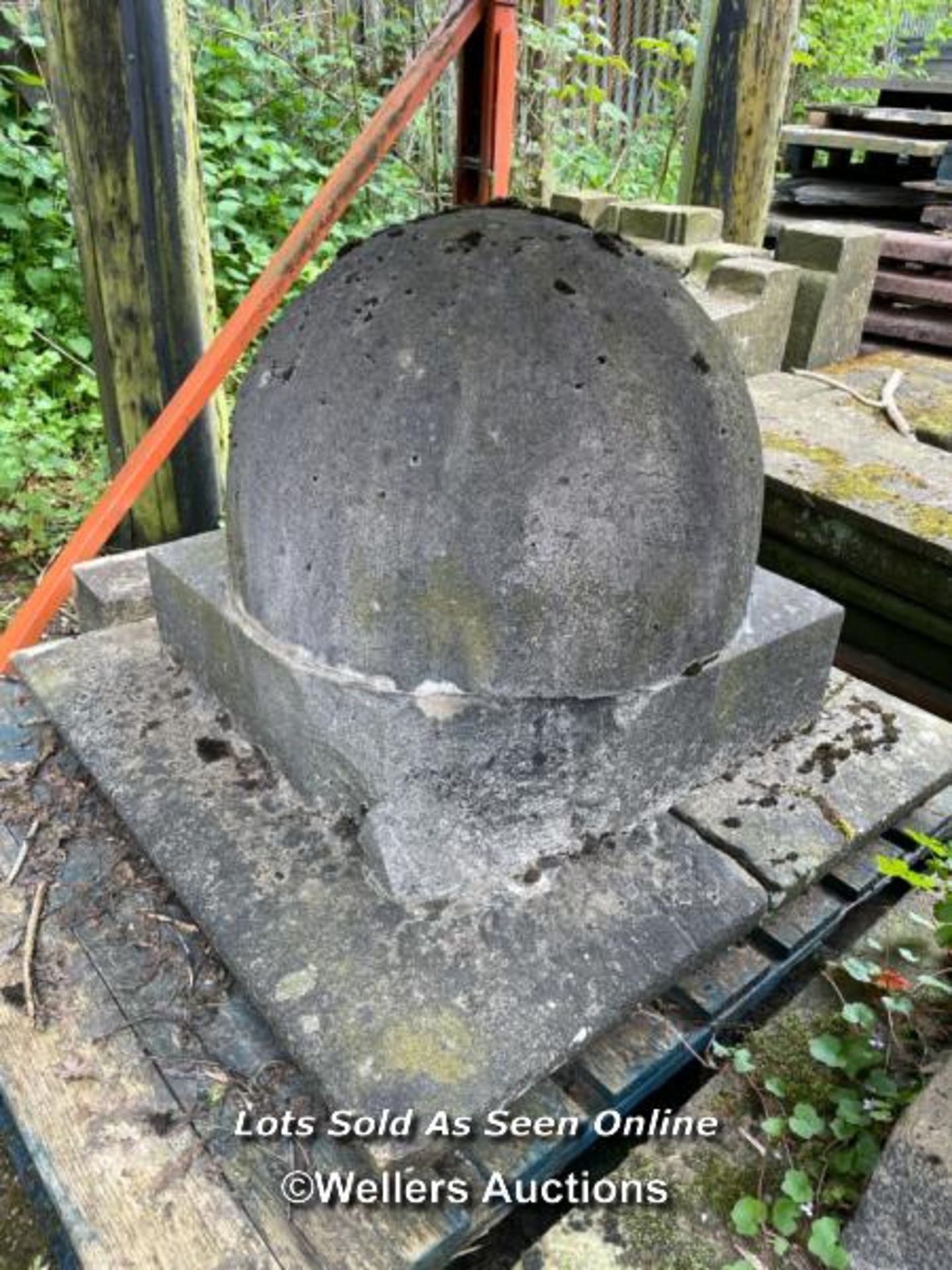 *A PAIR OF HUGE STONE DOME TOP PIER CAPS, 66CM (H) X 86CM SQUARED - Image 3 of 3