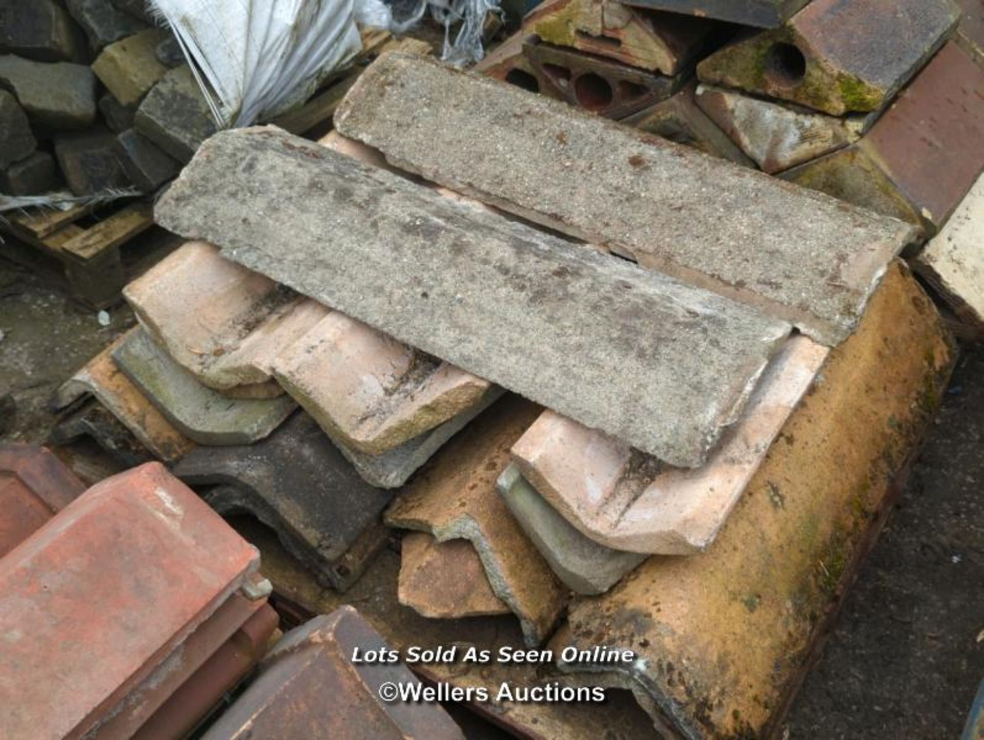 *APPROX X15 LONG RIDGE TILES, 93CM (L)