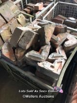 *APPROX X75 TRIANGULAR BRICK COPING, 30CM (L) X 17CM (H) X 8CM (W) (DOES NOT INCLUDE THE METAL