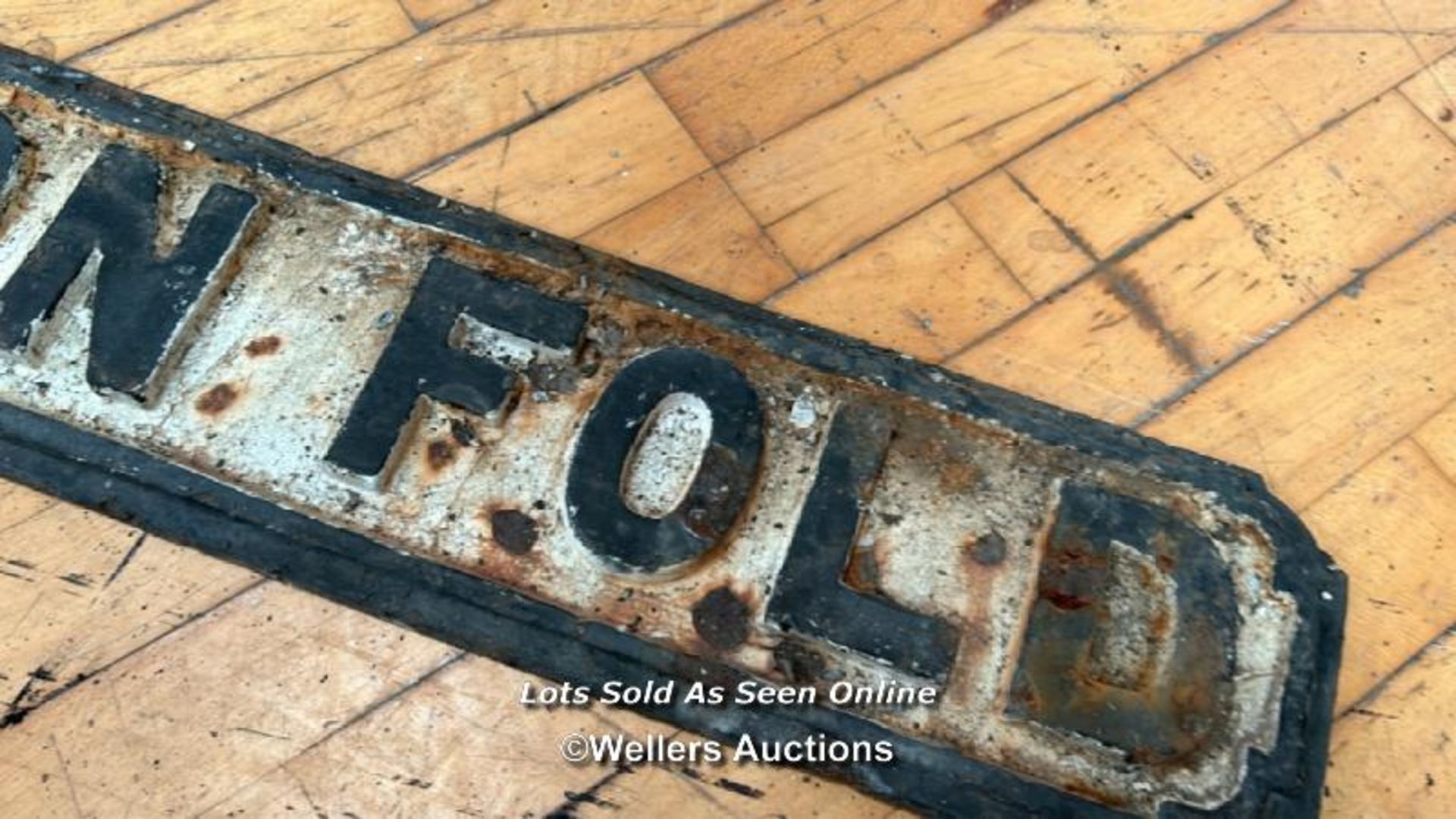 *ORIGINAL 'ELLISON FOLD' CAST IRON STREET SIGN, 104CM (L) X 18CM (H) - Image 3 of 3