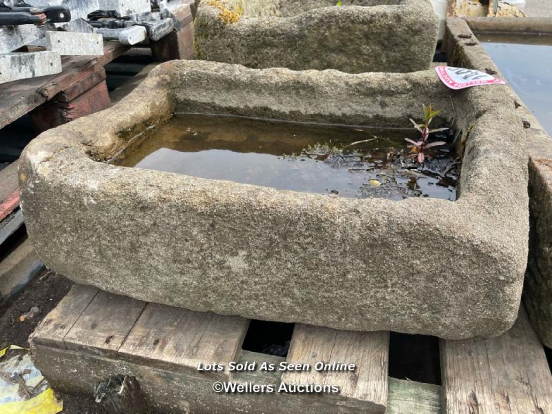 *A GRITSTONE TROUGH, 18CM (H) X 58CM (L) X 36CM (W)